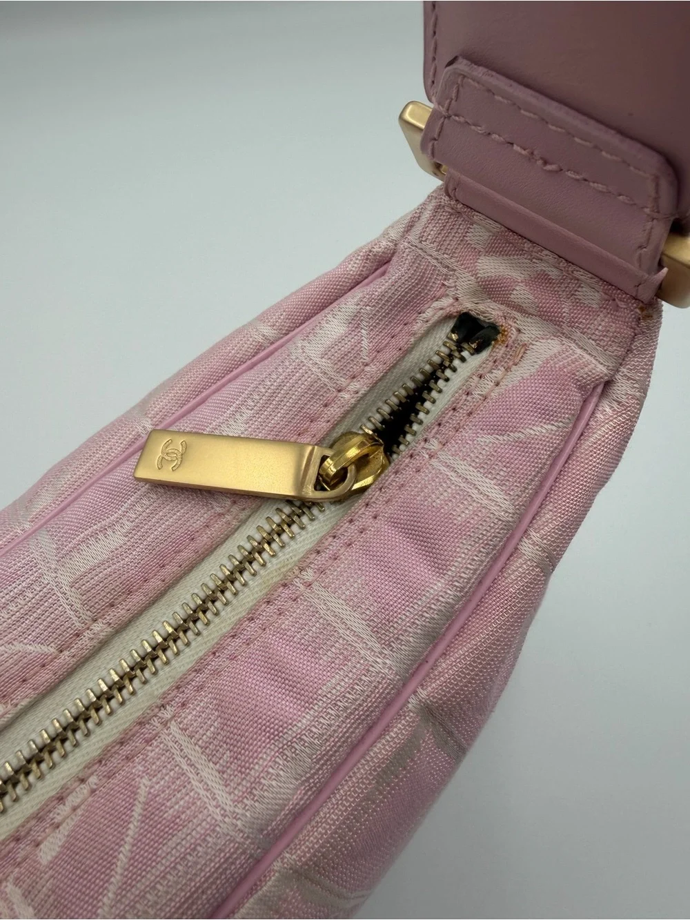 CHANEL baby pink travel ligne shoulder bag